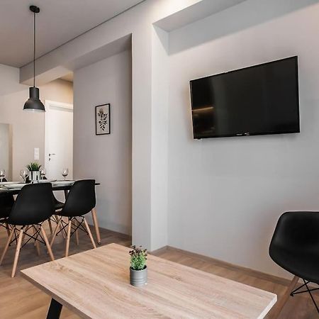 Piraeus Deluxe 2Bdr Apt - Near Metro And Port 외부 사진