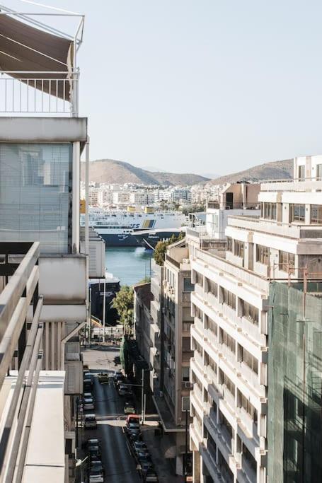 Piraeus Deluxe 2Bdr Apt - Near Metro And Port 외부 사진