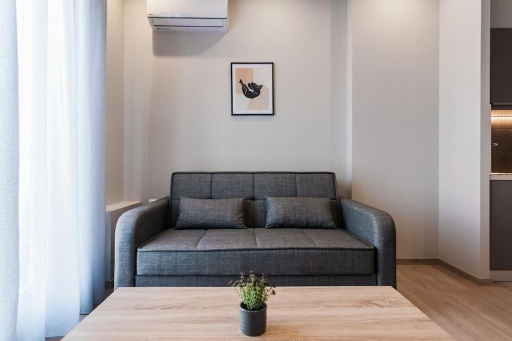 Piraeus Deluxe 2Bdr Apt - Near Metro And Port 외부 사진