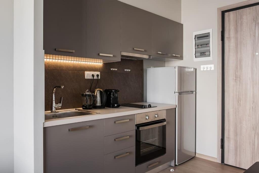 Piraeus Deluxe 2Bdr Apt - Near Metro And Port 외부 사진